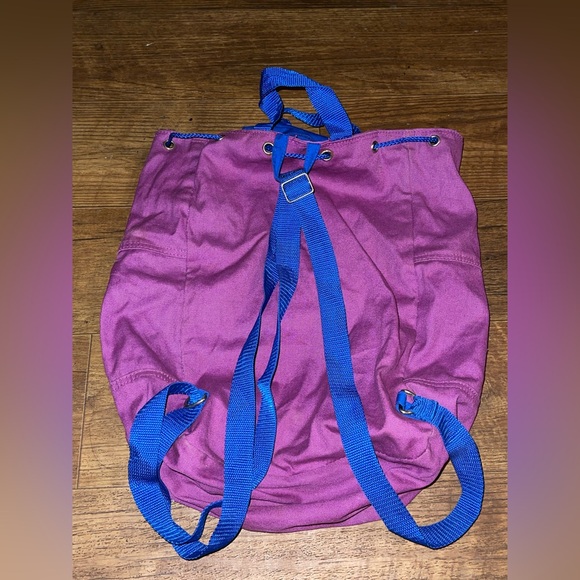 Tweety Drawstring Backpack - Picture 7 of 8